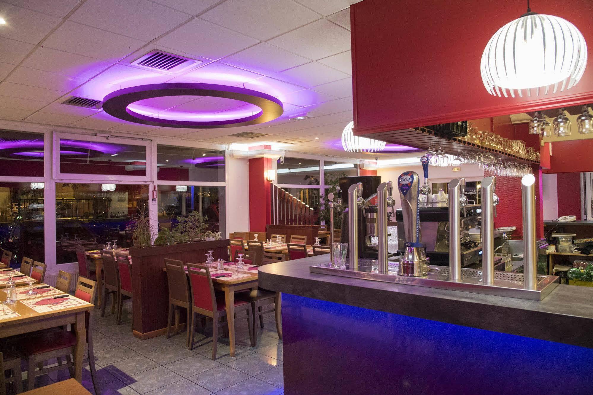 Hotel Restaurant Kyriad Direct Dijon Nord - Zenith - Toison D'Or Kültér fotó