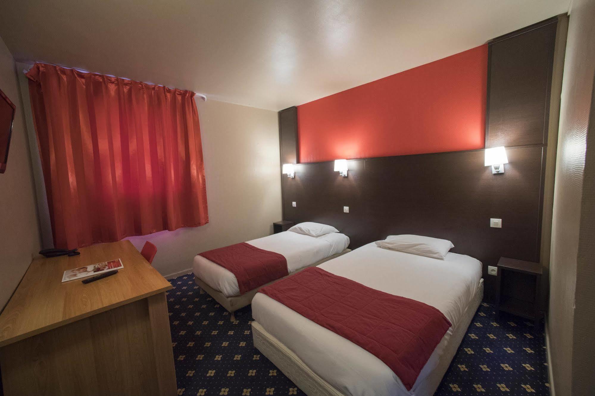 Hotel Restaurant Kyriad Direct Dijon Nord - Zenith - Toison D'Or Kültér fotó
